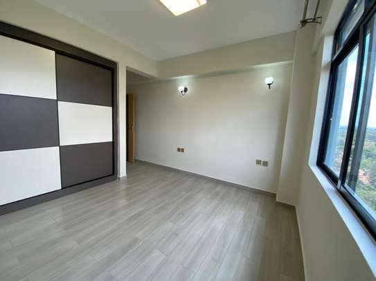 3 Bed Apartment with En Suite in Lavington image 12