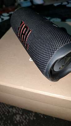 JBL flip 6 bluetooth speaker image 1