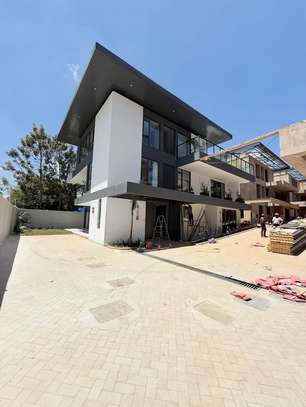 5 Bed Townhouse with En Suite at Lavington Green image 1