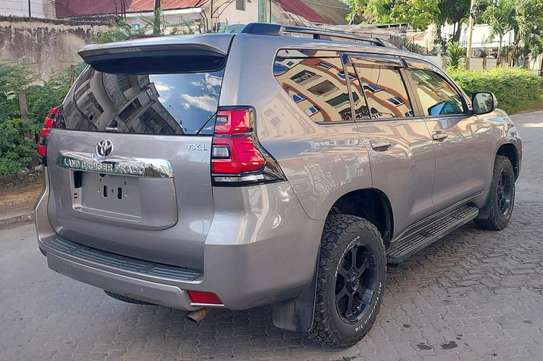 Toyota land cruiser Prado Txl 2019 image 4