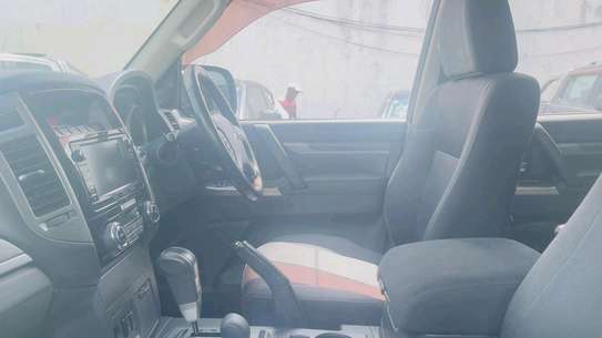 Mitsubish pajero 2018model image 5