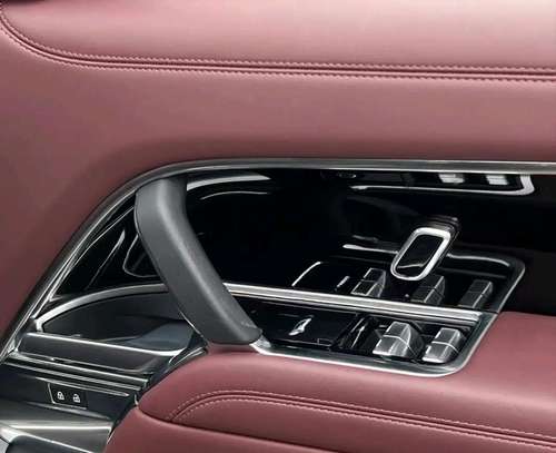 Range Rover Vogue 2023 Metallic grey image 6