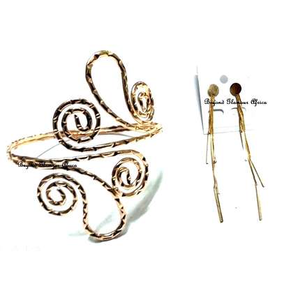 Womens Golden Spiral Armlet with earrings image 1