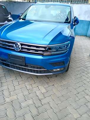 Volkswagen Tiguan blue 🔵 image 2