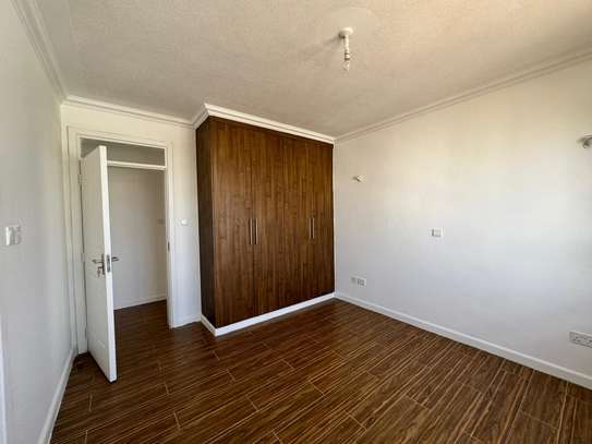 3 Bed Apartment with En Suite in Riverside image 8