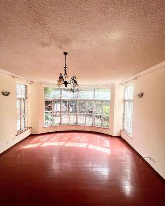5 Bed Townhouse with En Suite in Kileleshwa image 9