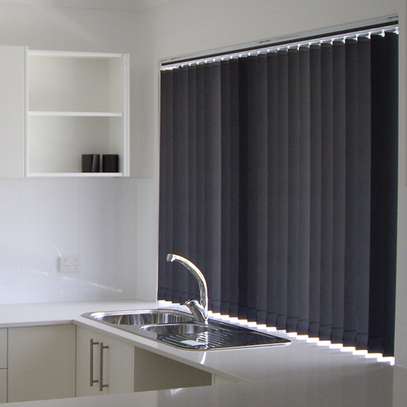 Vertical office blinds image 4