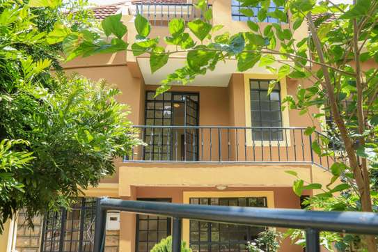 4 Bed House with En Suite in Redhill image 35