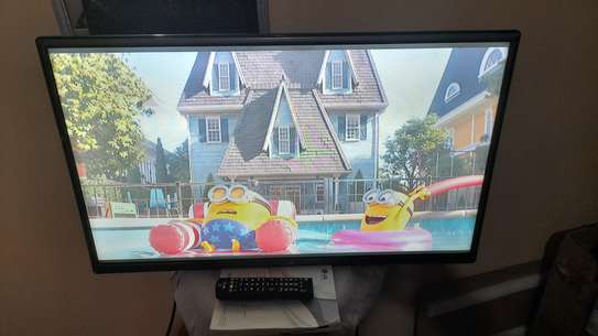 LG LED Digital TV 1080p Display image 2