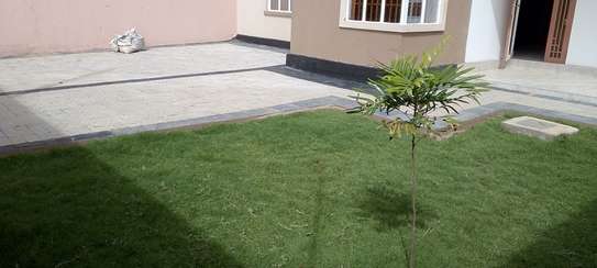 5 Bed Villa with En Suite at Thika Road image 6