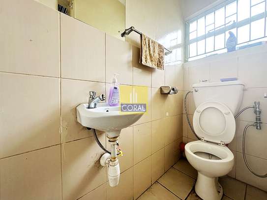 7,500 ft² Warehouse with Parking in Industrial Area image 23