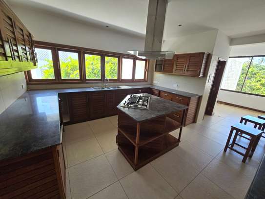 3 Bed Apartment with En Suite in Nyali Area image 14