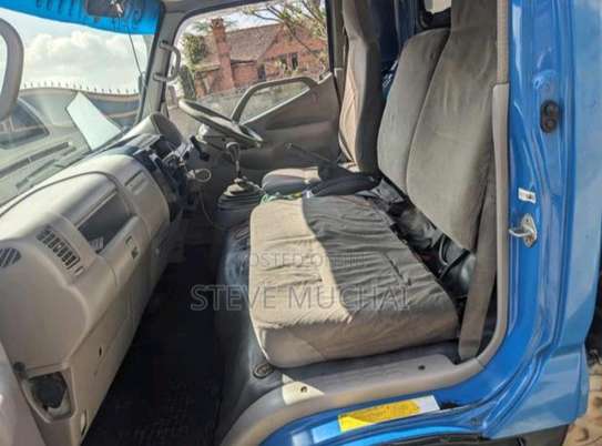 Toyota dyna 4000cc Towing truck for sale image 6