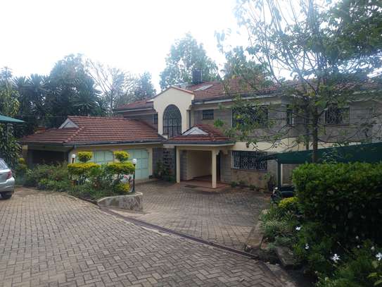 5 Bed House with En Suite at Lavington Green image 20