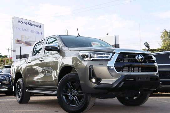 2021 Toyota Hilux double cab in Kenya image 3