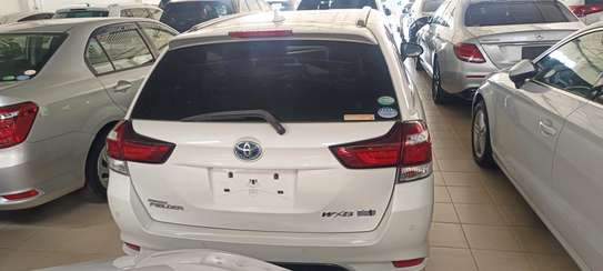 Toyota corolla Fielder hybrid WxB 2018 image 8