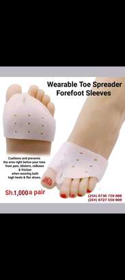 wearable toe spreader/forefoot sleeve image 1