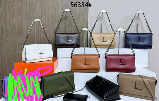 PEDRA Leather Shoulder Bag Medium Dark Brown image 3