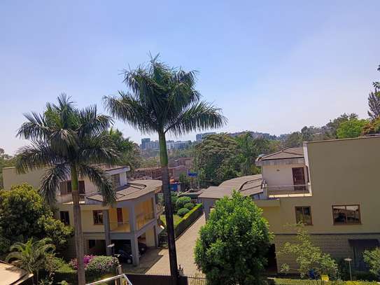 5 Bed Villa with En Suite in Lavington image 4