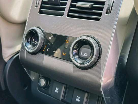 Land Rover Sport HSE 2019 image 9