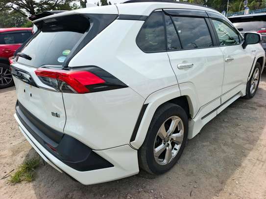 Toyota Rav4 hybrid 2019 image 5
