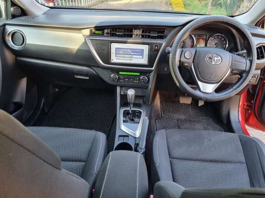 Toyota Auris image 7