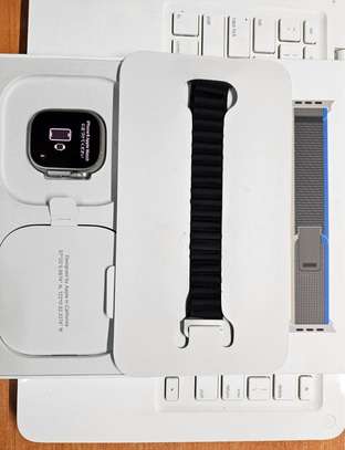 Apple Watch Ultra 49 mm (with extra straps) image 2