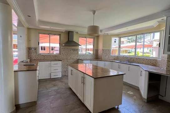 5 Bed Townhouse with En Suite in Lavington image 15