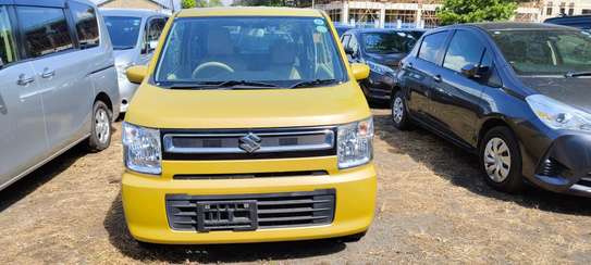 Suzuki Wagonr 2017 yellow image 10