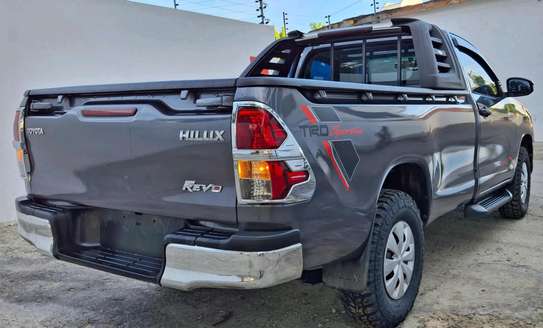 TOYOTA Hilux image 7