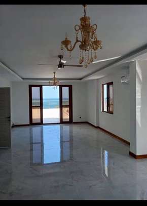 2 Bed Apartment with En Suite at Baobab Road image 1
