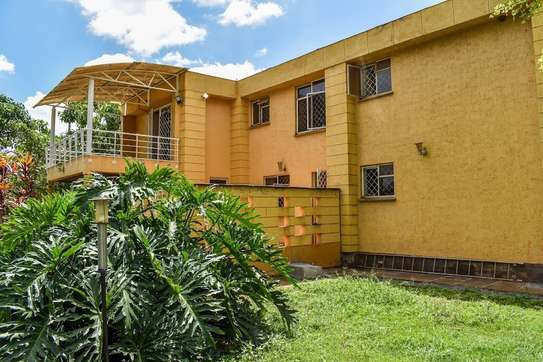 5 Bed House with En Suite at Garden Estate Rd image 3