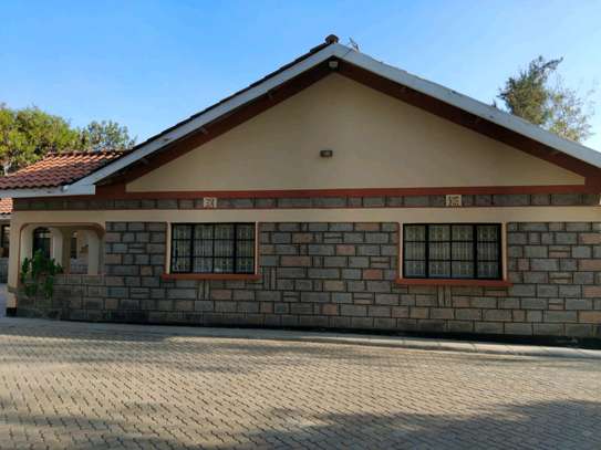 Bungalow for sale image 11