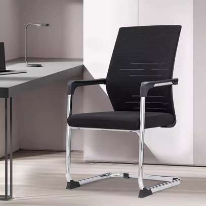 Black Ergonomic Mesh Visitors Waiting Chair image 3