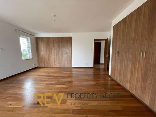 3 Bed Apartment with En Suite in Lavington image 12