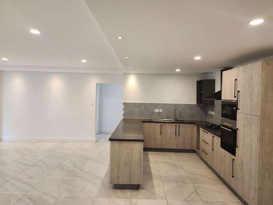 3 Bed Apartment with En Suite in Rhapta Road image 10