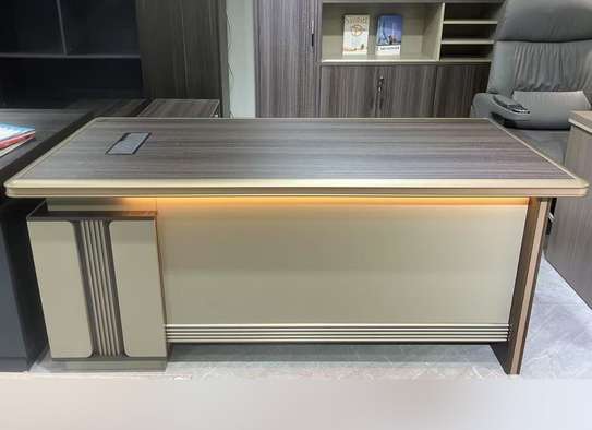 OFFICE DESK: 1.4 Meter Finalier Office Desk image 5