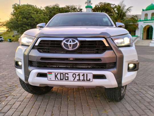 TOYOTA HILUX DOUBLE CABIN 2019 image 15