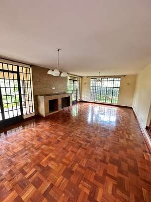 4 Bed Villa with En Suite in Karen image 5