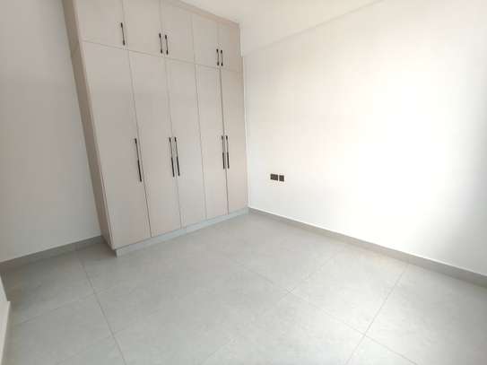 3 Bed Apartment with En Suite at Brookside Drive image 25