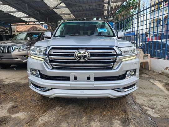 Toyota Land cruiser V8 Sahara Diesel 2018 image 1