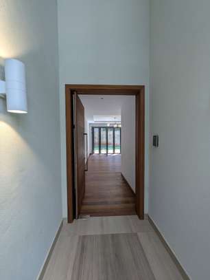 4 Bed Apartment with En Suite at Rosslyn image 17