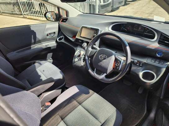 Toyota Sienta pink 2017 hybrid image 9