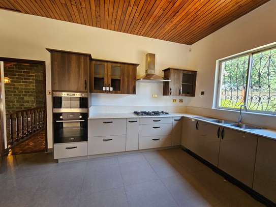 5 Bed House with En Suite at Loresho image 10