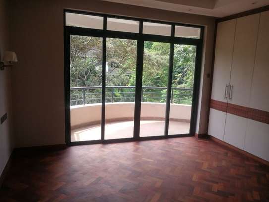 4 Bed Apartment  in Riverside image 22