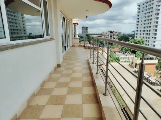 4 Bed Apartment with En Suite in Parklands image 13
