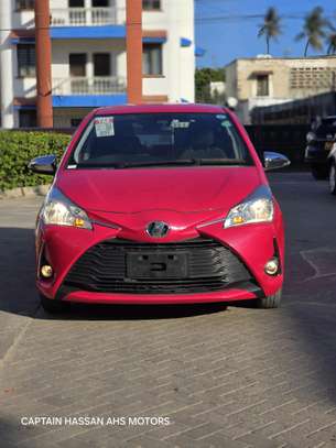 Toyota Vitz Jewela Maroon 2018 image 3