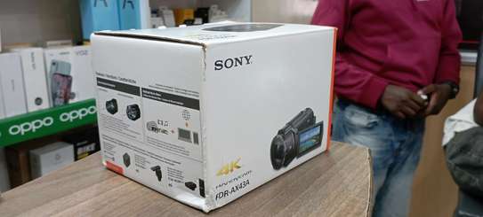 Sony FDR-AX43A UHD 4K Handycam Camcorder image 2