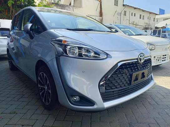 Toyota Sienta 2020 model image 2