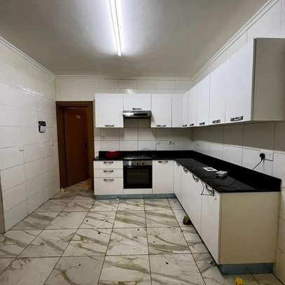 Serviced 3 Bed Apartment with En Suite at Kirichwa Road image 5